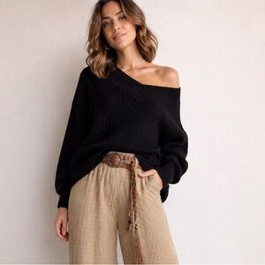 Zenana Black Waffle Knit V-Neck Oversized Sweater size small